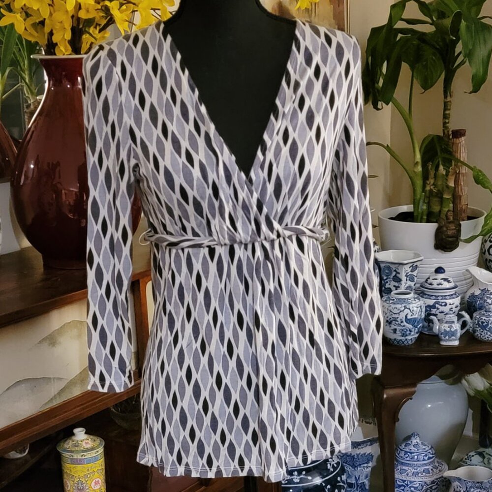 The Limited Modal V-Neck 3/4 Slv Shirt Black/Grey Diamond Pattern M